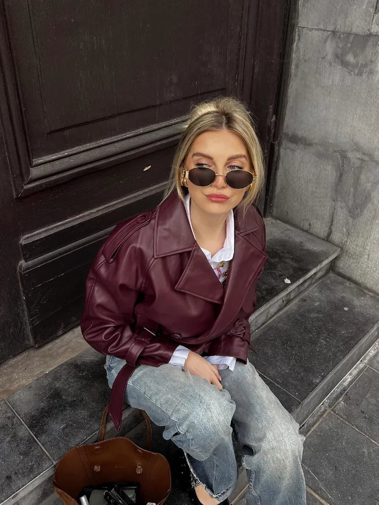 Katherine | Burgunderfarbener Kurzer Trenchcoat